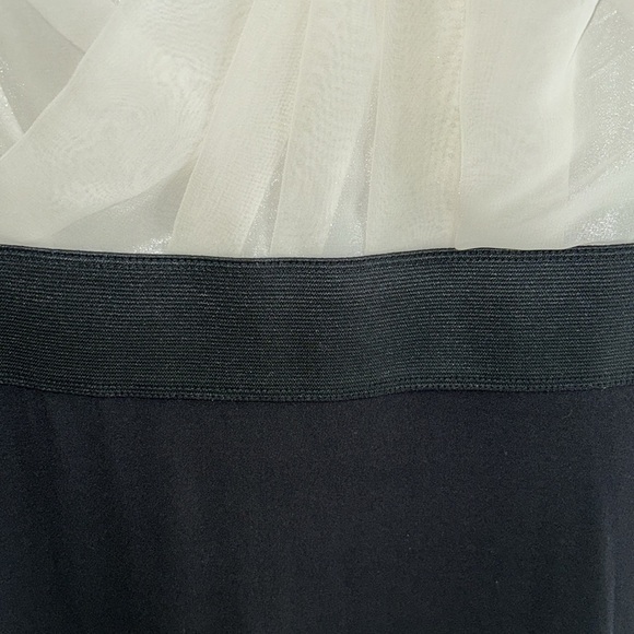 NY&Co: Cream/Black Dress: Size M - Picture 3 of 7
